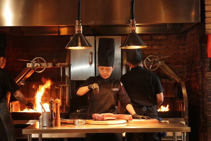 HENRY'S Steakhouse